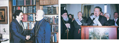 1. Εγκάρδια Συνομιλία του Αρχιεπισκόπου πρώην Βορ. και Νοτ. Αμερικής κ.κ. Ιακώβου στην Αρχιεπισκοπή (Ν. Υόρκη, Μανχάταν) με τον πρόεδρο της Εταιρείας κ. Βασ. Πάππα 2. Χαιρετισμός του Προέδρου Βασ. Πάππα, παρουσία του Αρχιεπισκόπου πρώην Βορ. και Νοτ. Αμερικής Δημητρίου, του γερουσιαστή Πωλ Σαρμπάνη και πολλών άλλων αξιουματούχων της Ομογένειάς μας